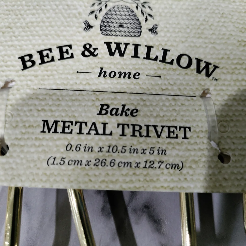 NWT Bee & Willow gold metal wire BAKE trivet